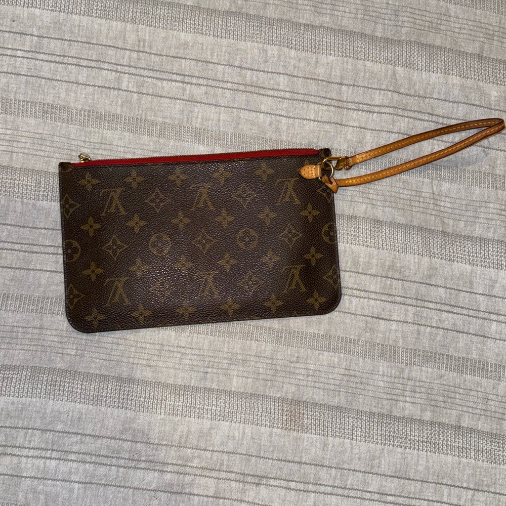Louis Vuitton pochette